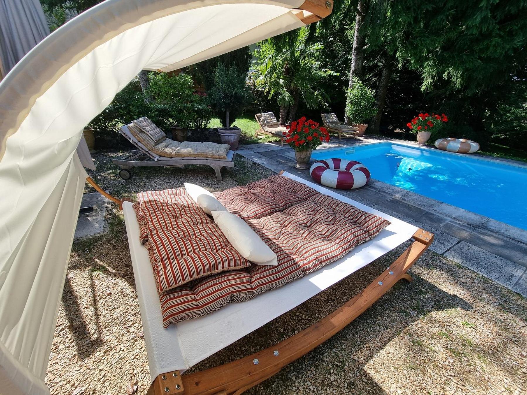 Maison d'hôtes Les jardins Saint Eloi Le Lonzac Extérieur photo