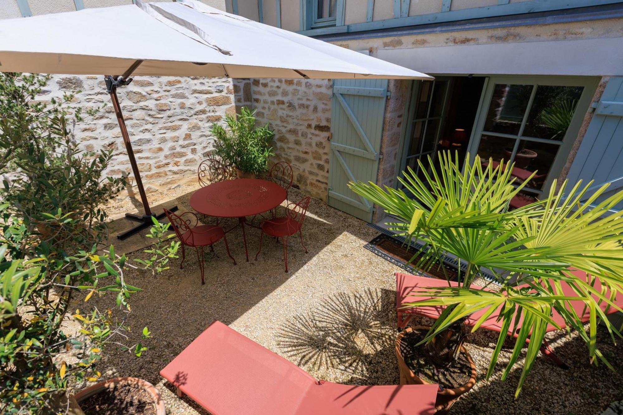 Maison d'hôtes Les jardins Saint Eloi Le Lonzac Extérieur photo